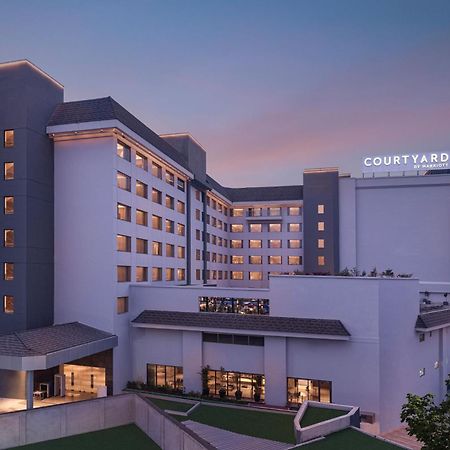 Courtyard By Marriott Shillong Hotell Exteriör bild