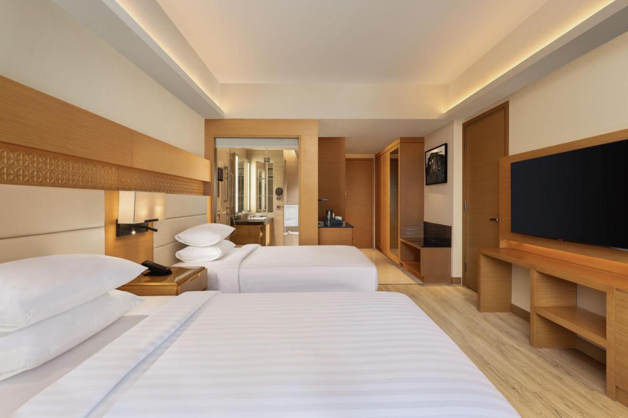 Courtyard By Marriott Shillong Hotell Exteriör bild