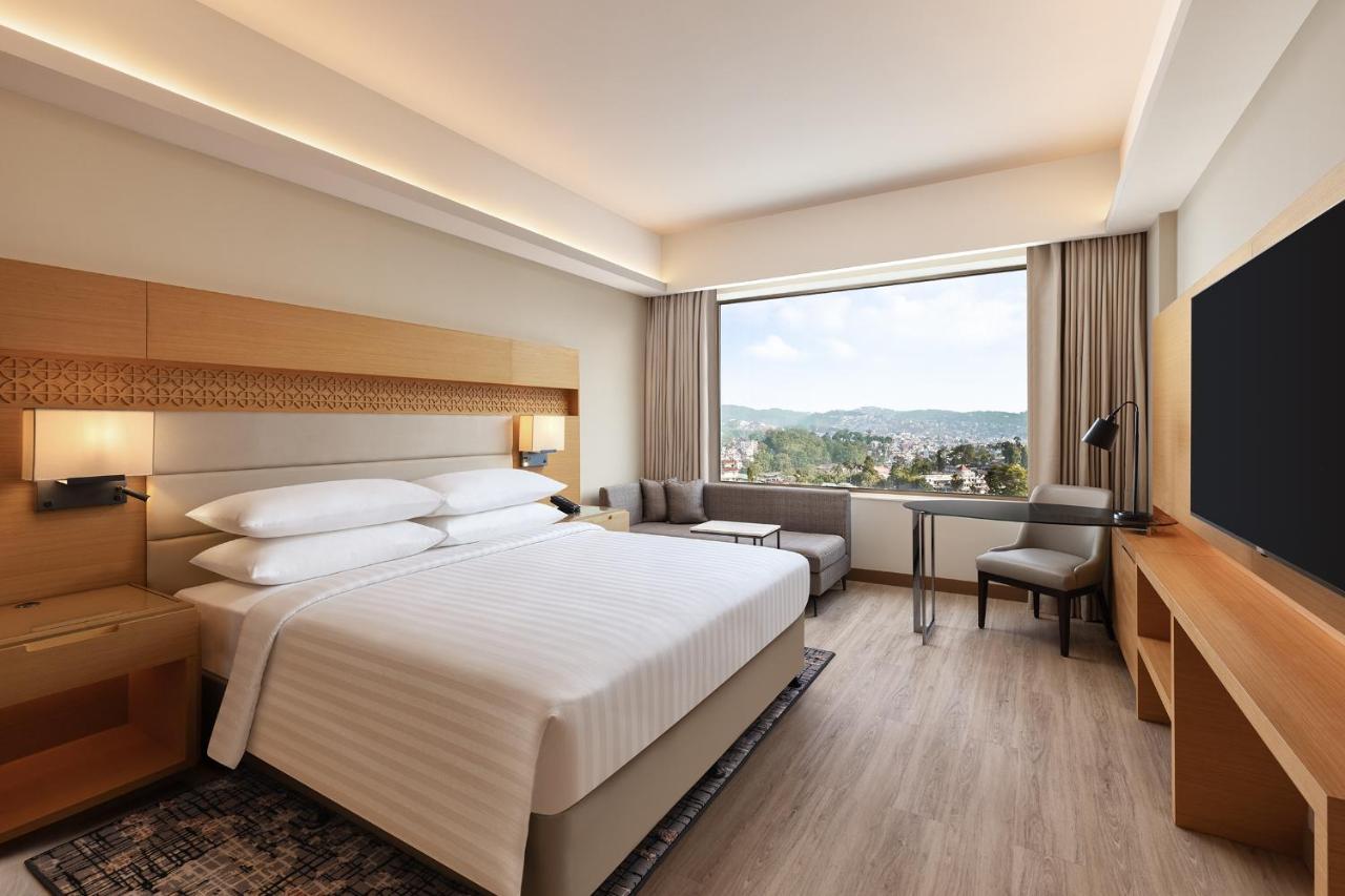 Courtyard By Marriott Shillong Hotell Exteriör bild