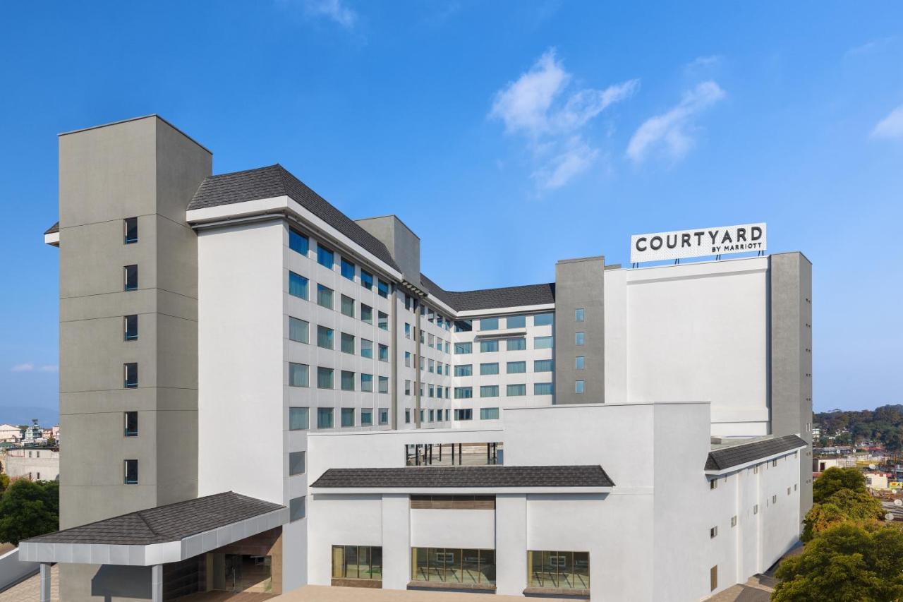 Courtyard By Marriott Shillong Hotell Exteriör bild