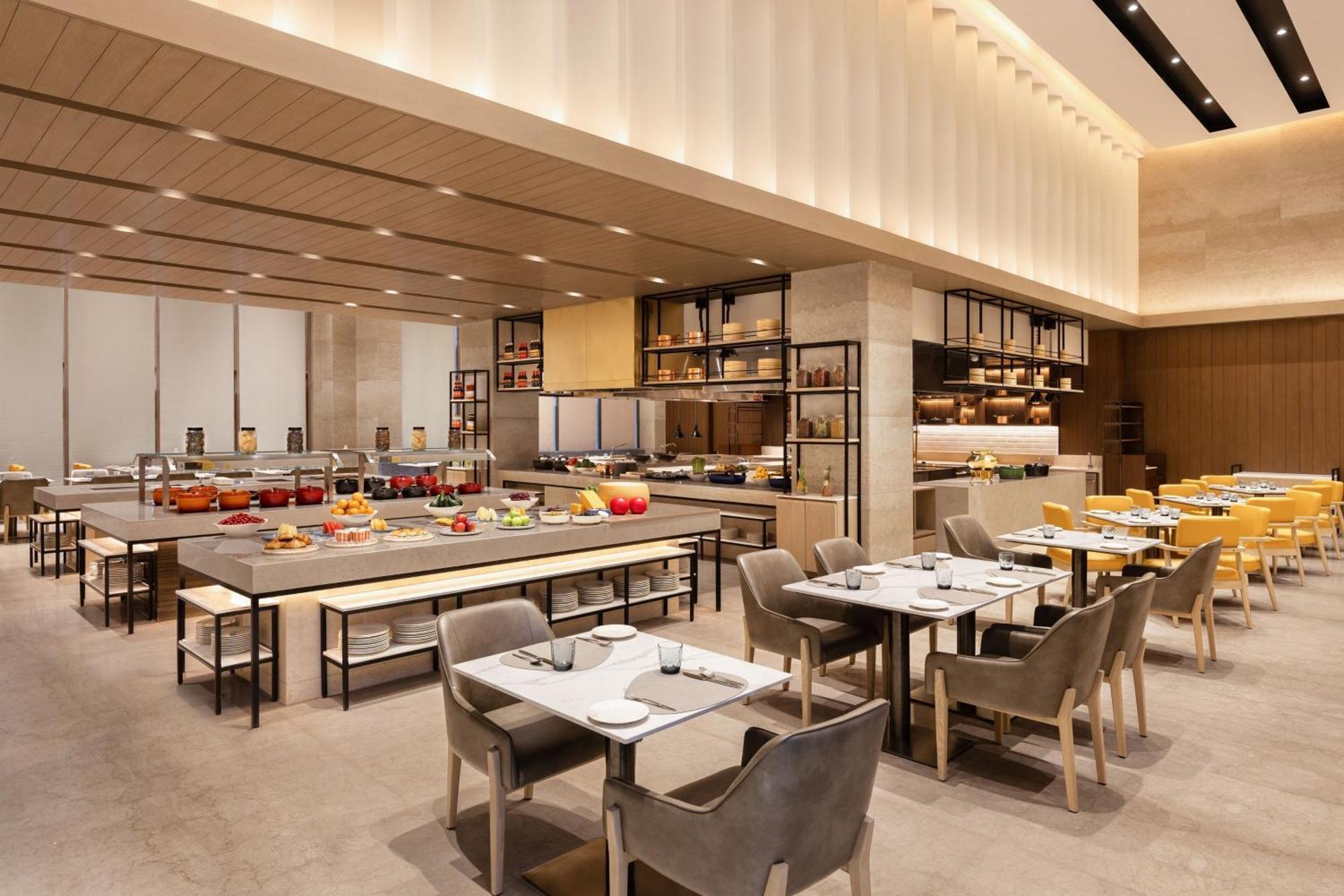 Courtyard By Marriott Shillong Hotell Exteriör bild