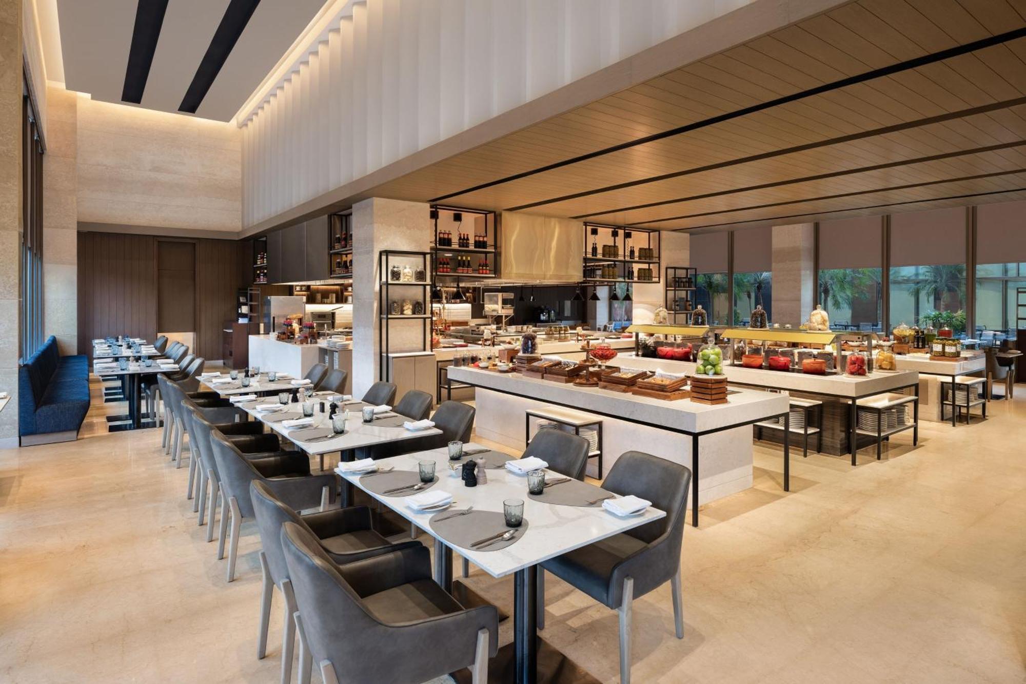 Courtyard By Marriott Shillong Hotell Exteriör bild
