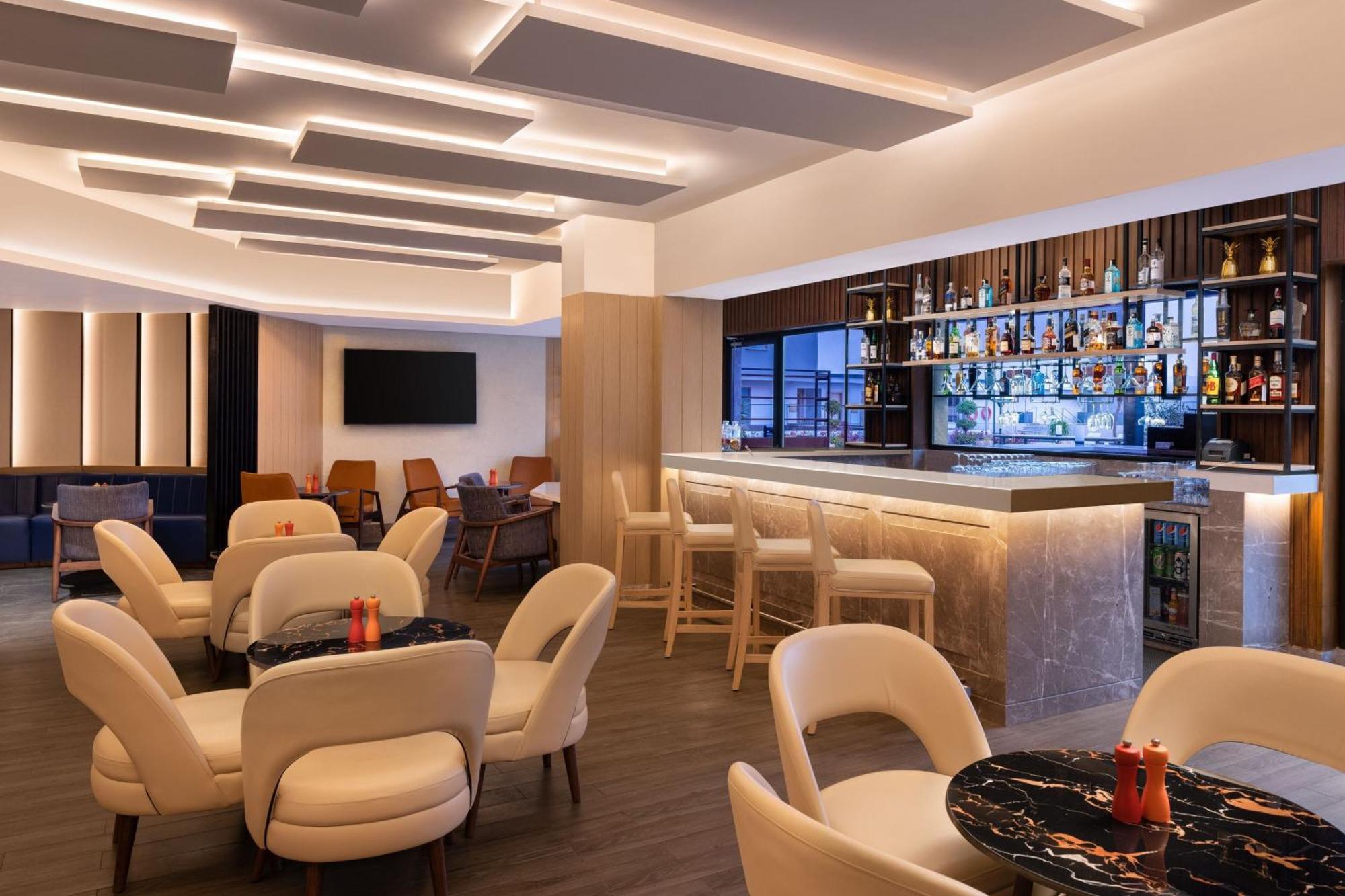 Courtyard By Marriott Shillong Hotell Exteriör bild