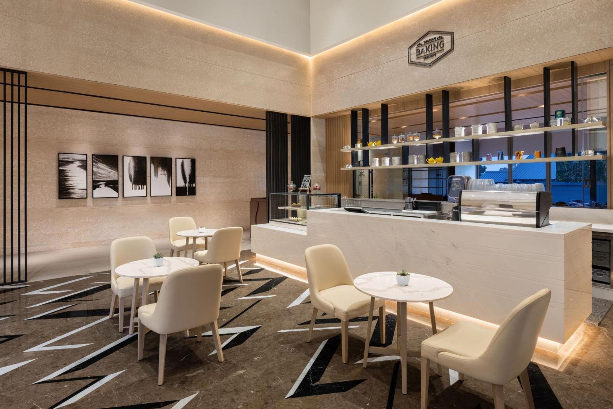 Courtyard By Marriott Shillong Hotell Exteriör bild