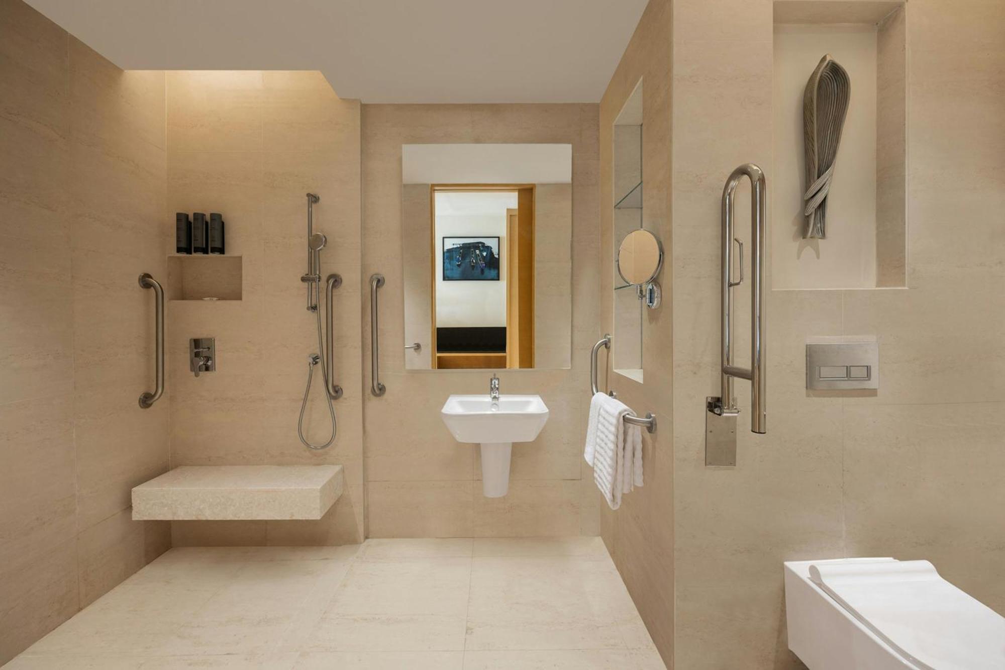 Courtyard By Marriott Shillong Hotell Exteriör bild